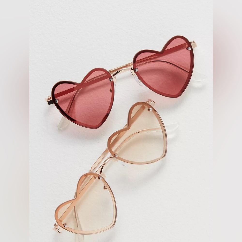 NWT Heart Eyes Sunglasses - Picture 5 of 5